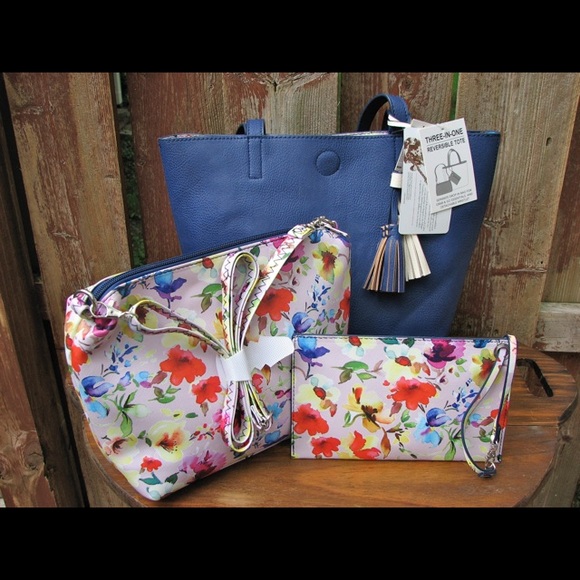 Carlos Santana Handbags - SALE! Carlos Santana 3 in 1 Reversible Tote Bag